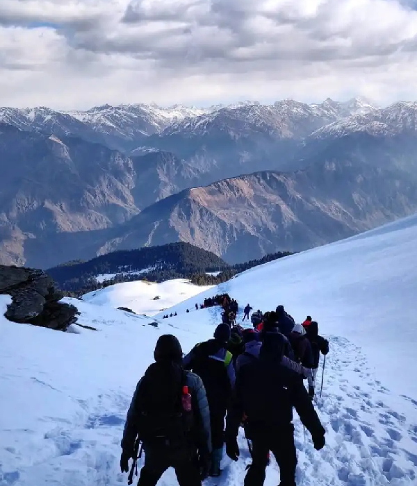 Trek The Peaks Office or Trekking Image